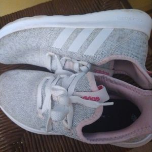 Adidas Cloudfoam Women Size 6 sneakers